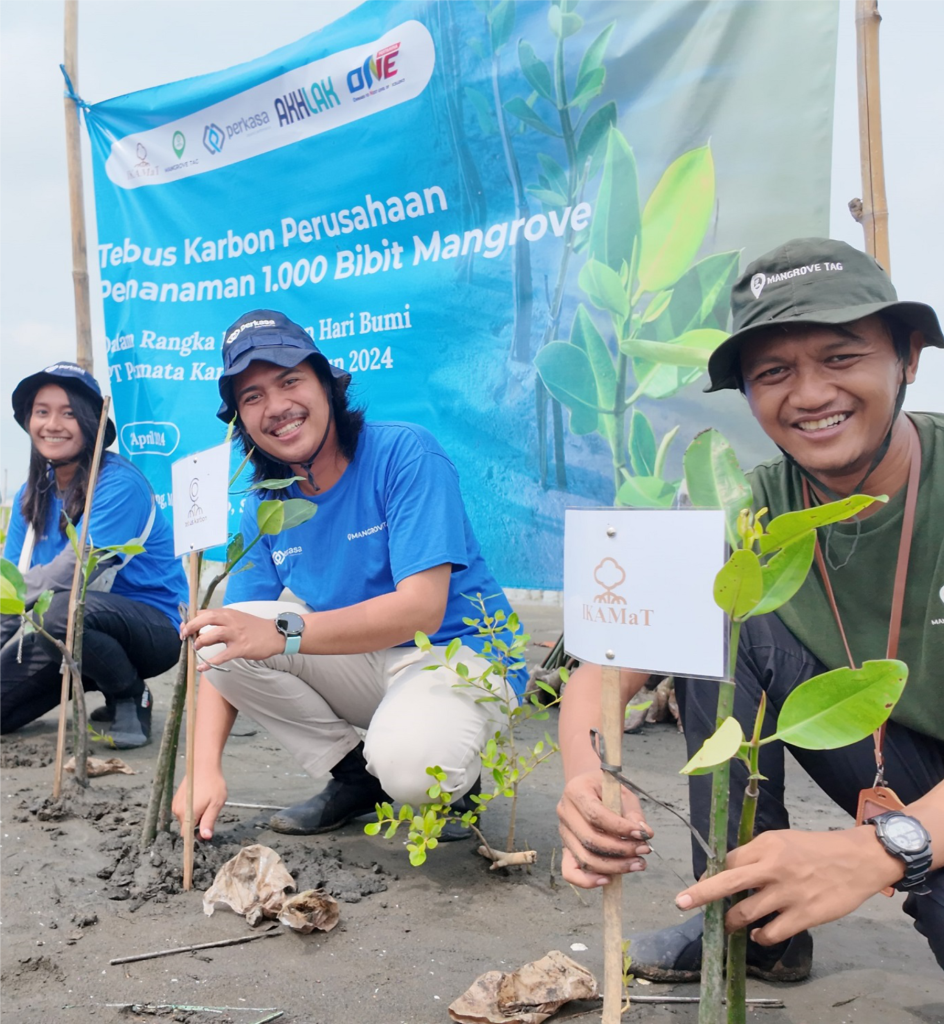 penanaman-mangrove-tag-perkasa-smc-jateng